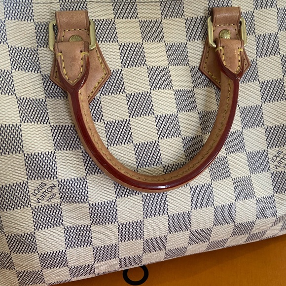 Louis Vuitton SPEEDY BANDOULIÈRE 30 | LIKE NEW | 2 YEARS OWNED - Picture 7 of 13